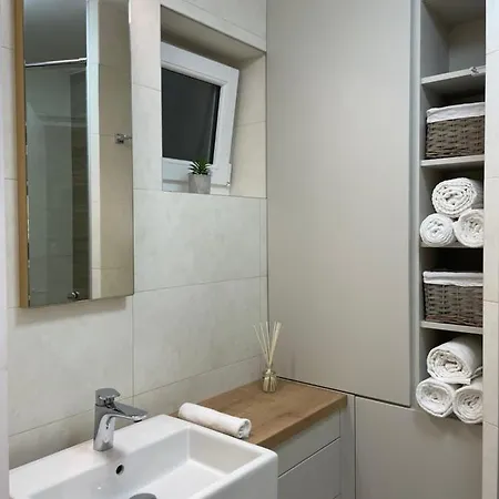 Part Apartman - B Epuelet - Privat Vizparttal