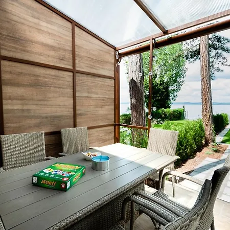 Part Apartman - B Epuelet - Privat Vizparttal Holiday home Siofok