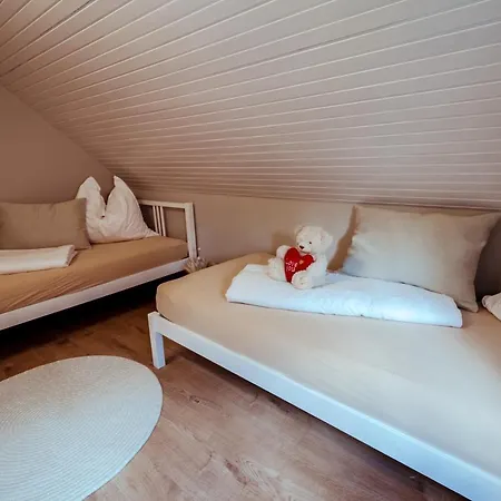 Part - B Epuelet - Privat Vizparttal Feriehus Siófok
