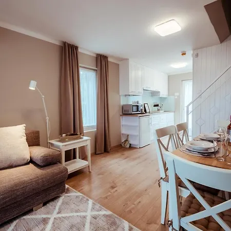 Part - B Epuelet - Privat Vizparttal * Siófok