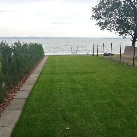 Part Apartman - B Epuelet - Privat Vizparttal Holiday home Siofok